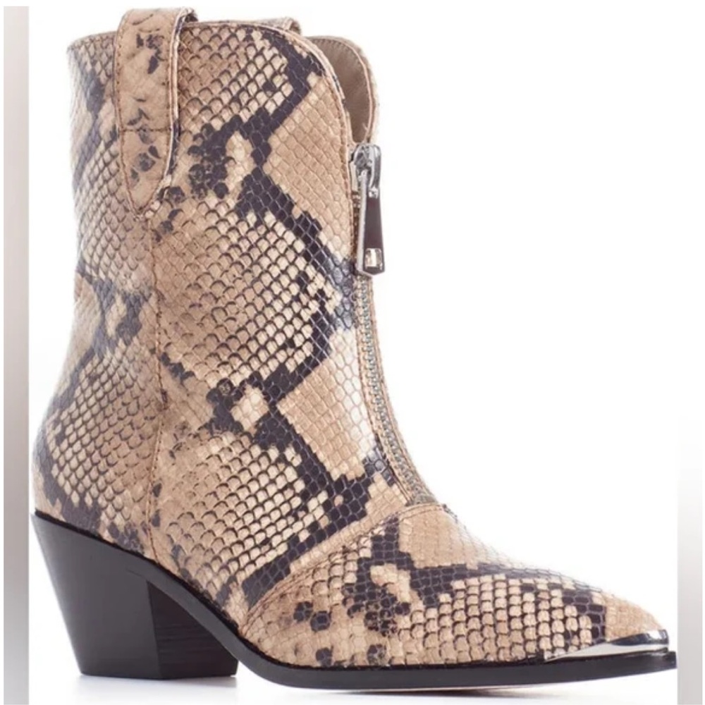 New Paige Python snake skin piper boots sz 6
